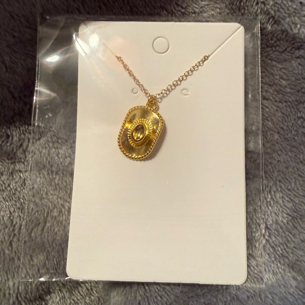 NEW - cowboy hat necklace 🤠